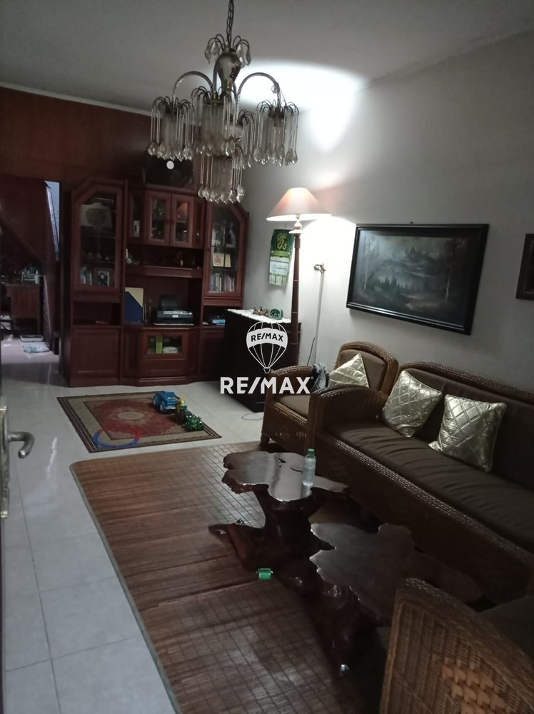 Dijual Rumah Pondok Chandra Hadap Utara
