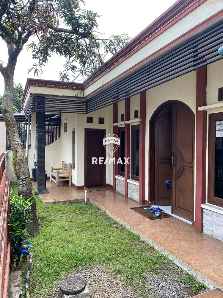 DI JUAL CEPAT RUMAH KAWASAN MARGAHAYU UTARA