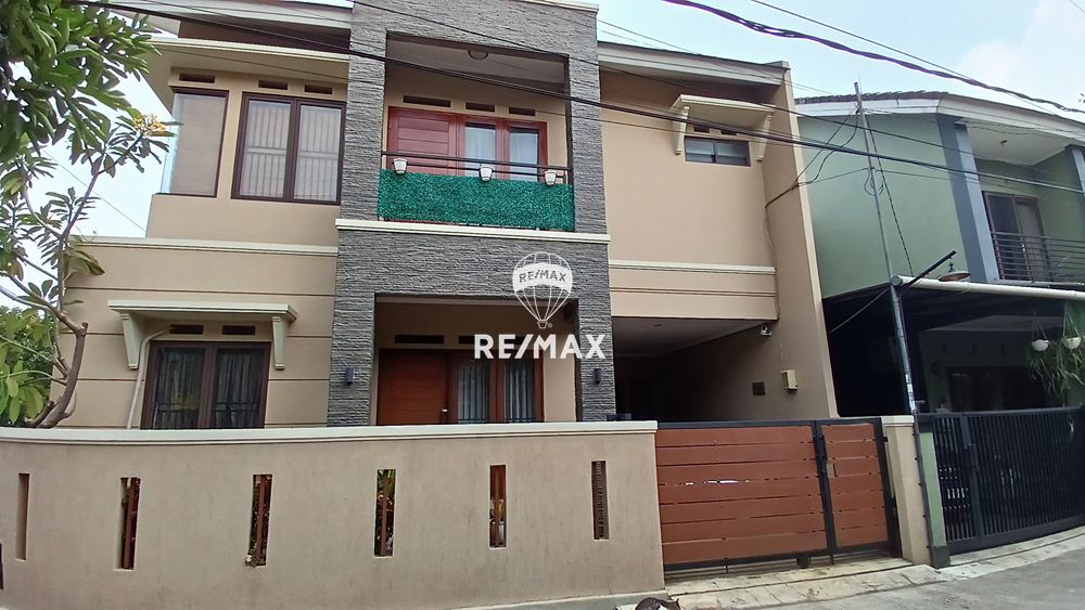 DIJUAL CEPAT RUMAH ELEGANT DAN TERAWAT DALAM PERUMAHAN JAYARATU PONDOK MELATI