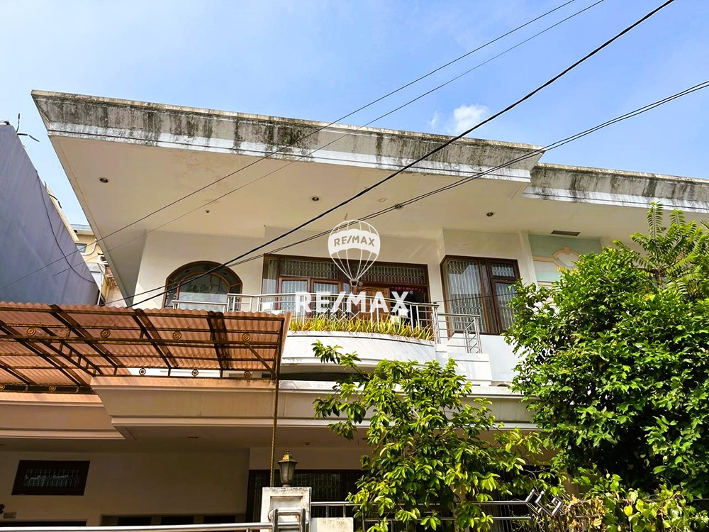 TURUN HARGA LAGI !!!DIJUAL Rumah 2 Lantai di Taman harapan Indah - Jakarta Barat