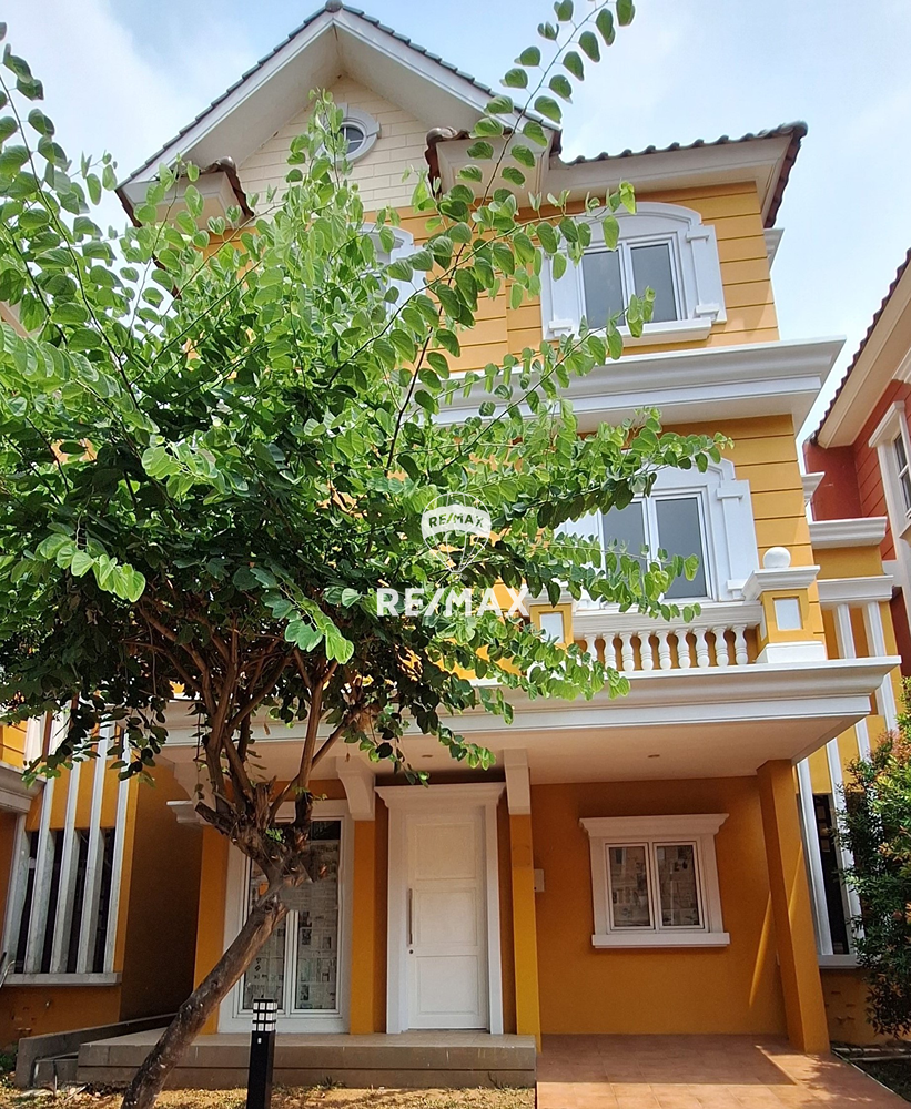 DIJUAL RUMAH 3 LANTAI DALAM KOMPLEK OMAHA VILLAGE KELAPA DUA